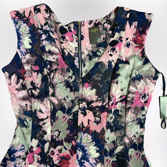 NWT Taylor PRETTY Pink & Navy Floral Scuba Dress SZ 8 - Picture 1 of 7